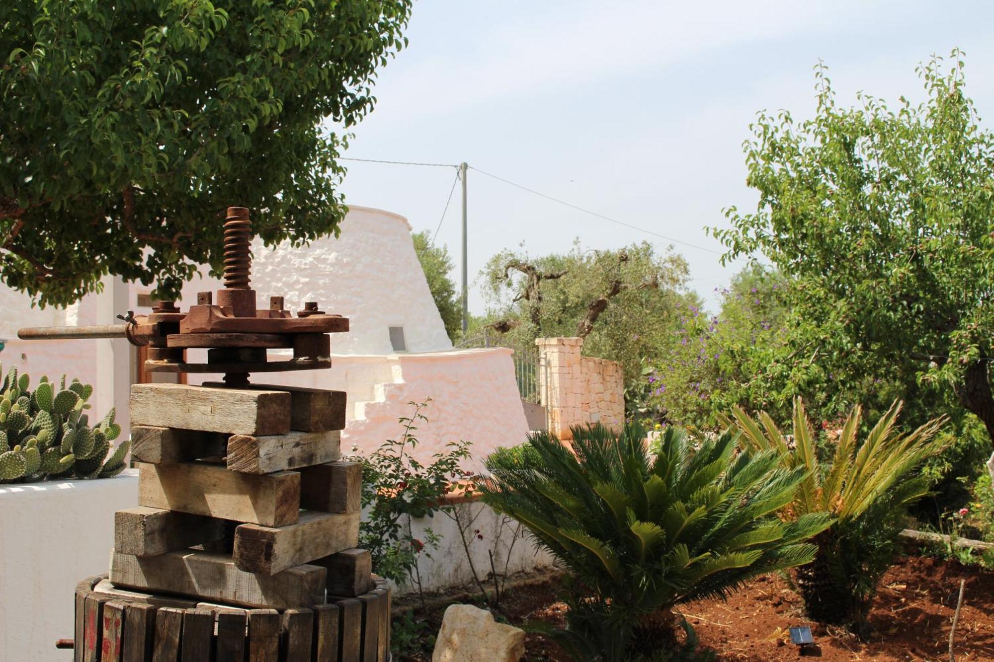Gasthaus Trullo Il Melograno Ostuni Exterior foto